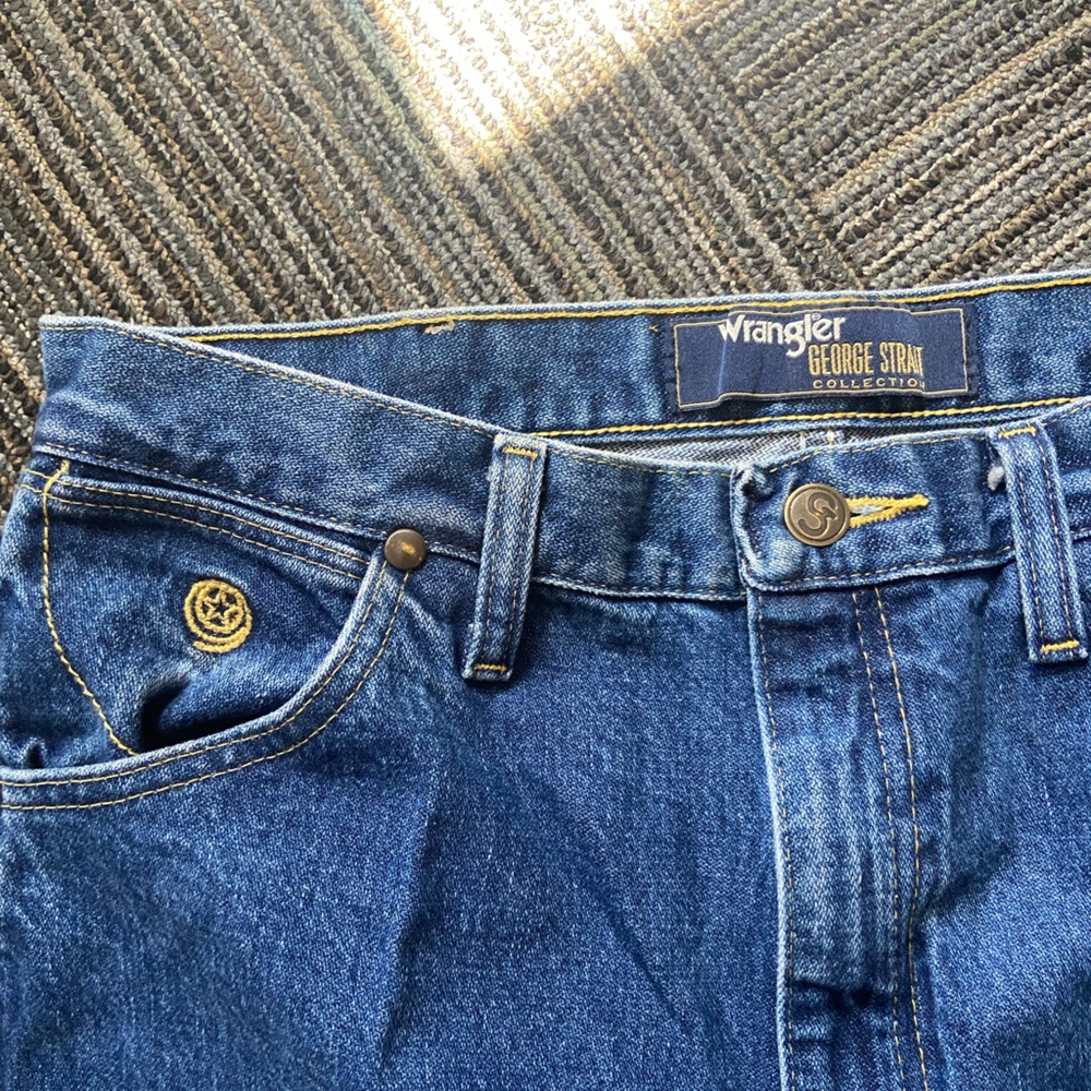 Wrangler George Strait Collection Medium Wash Denim Blue Jeans 32 x 36